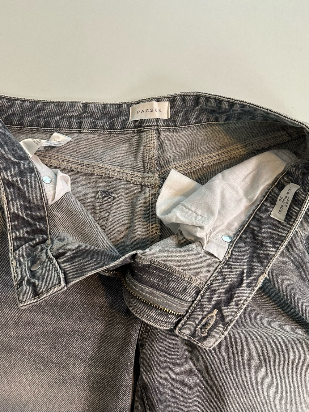 Pacsun Jade Low Rise Bootcut Rigid Jeans Distressed Light Gray Size 28 NWT - Picture 10 of 12